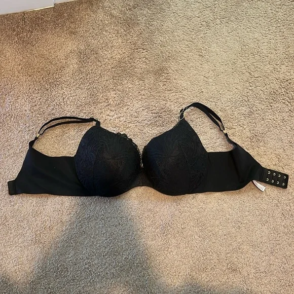 Incredible by Victorias Secret Perfect Shape Black Lace Bra - Picture 2 of 6
